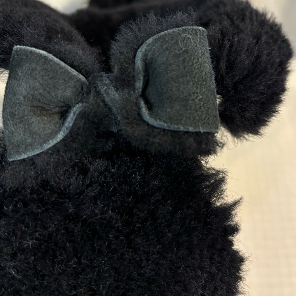 Ugg Australia WOMEN'S Ankle Boot Black Naveah BOW Suede 1012808 Sz 8 - Picture 15 of 16